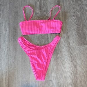 Ribbed pink bikini
